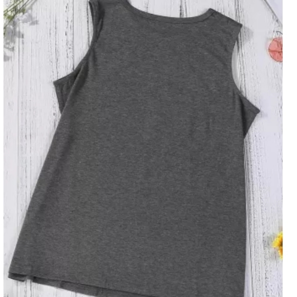β₯οΈNew boutique Good Vibes tank - Picture 7 of 10